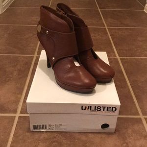 Unlisted heeled boots